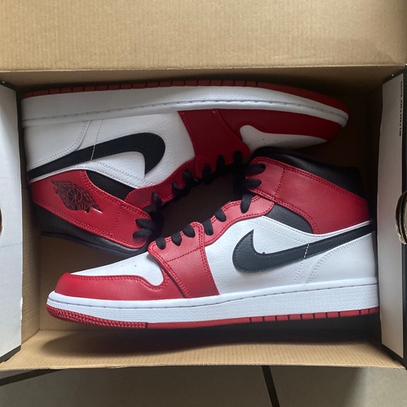 Jordan 1 mid - Picture 1 of 4